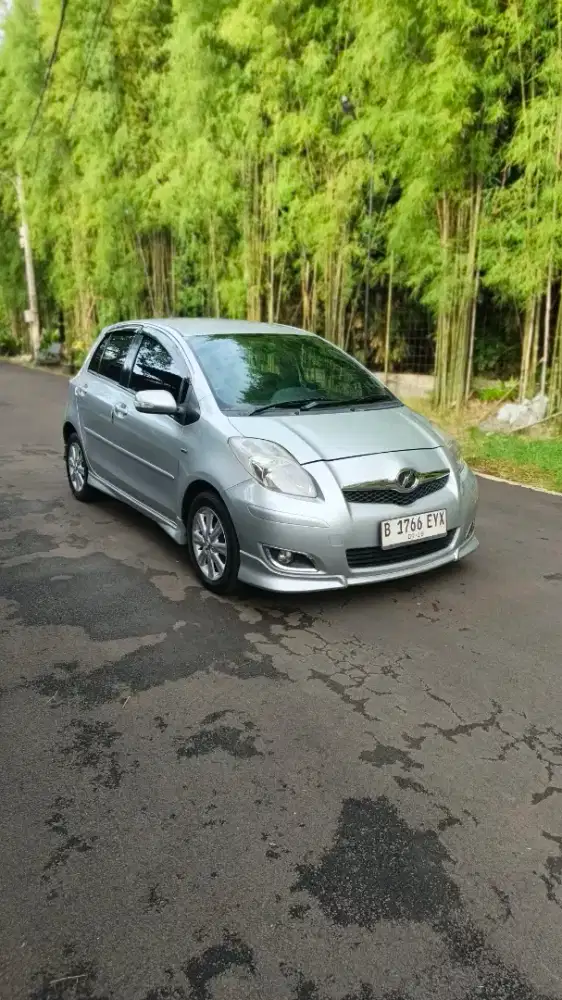 YARIS 2011 S LIMITED AT MATIK SILVER SIAP PAKAI