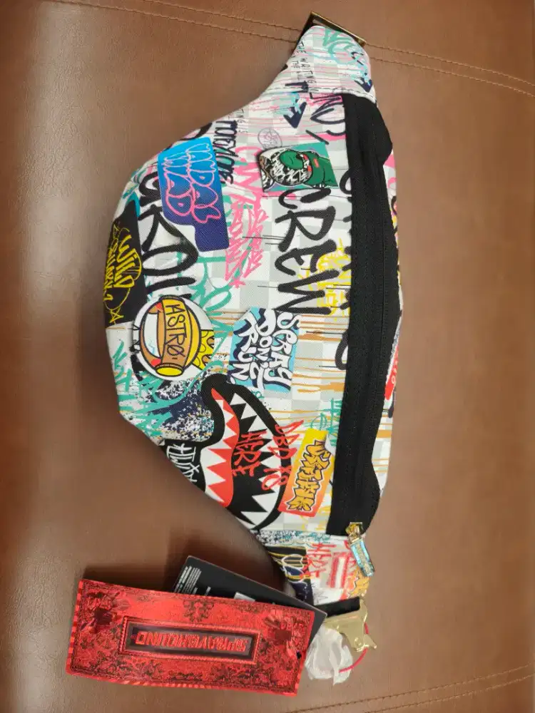 Tas pinggang limited edition merk Sprayground