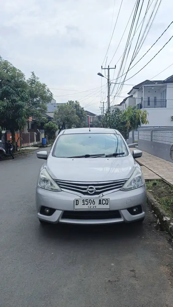 Nissan grand Livina XV manual 2014 Silver