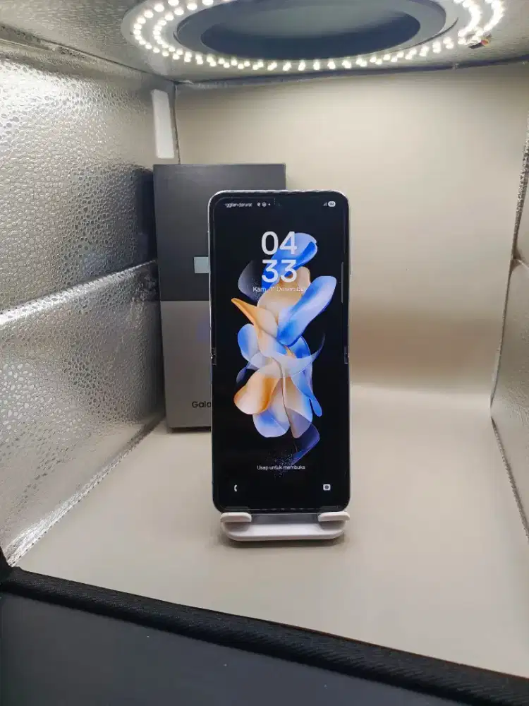 SAMSUNG Z FLIP 4 5G RAM 8/256GB ORIGINAL SEIN NORMAL FULLSHET 

TAMPIL