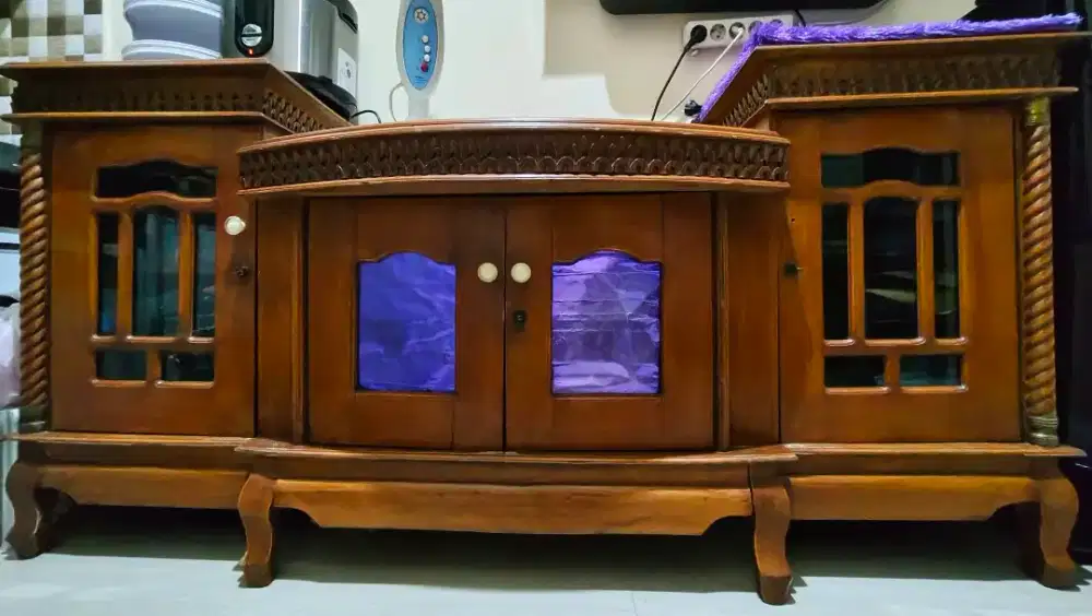Dijual Cepat Meja TV Kayu Jati Asli - Kokoh, Elegan
