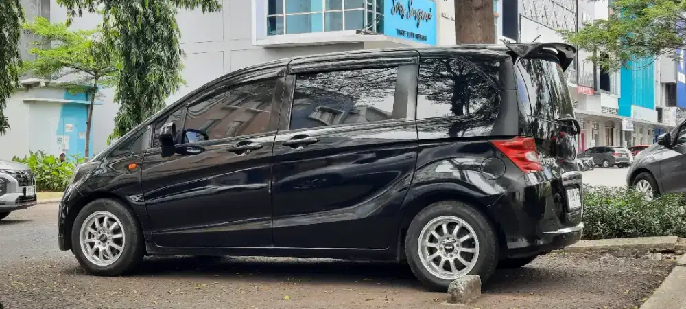 Honda Freed PSD Type E PSD tahun 2009