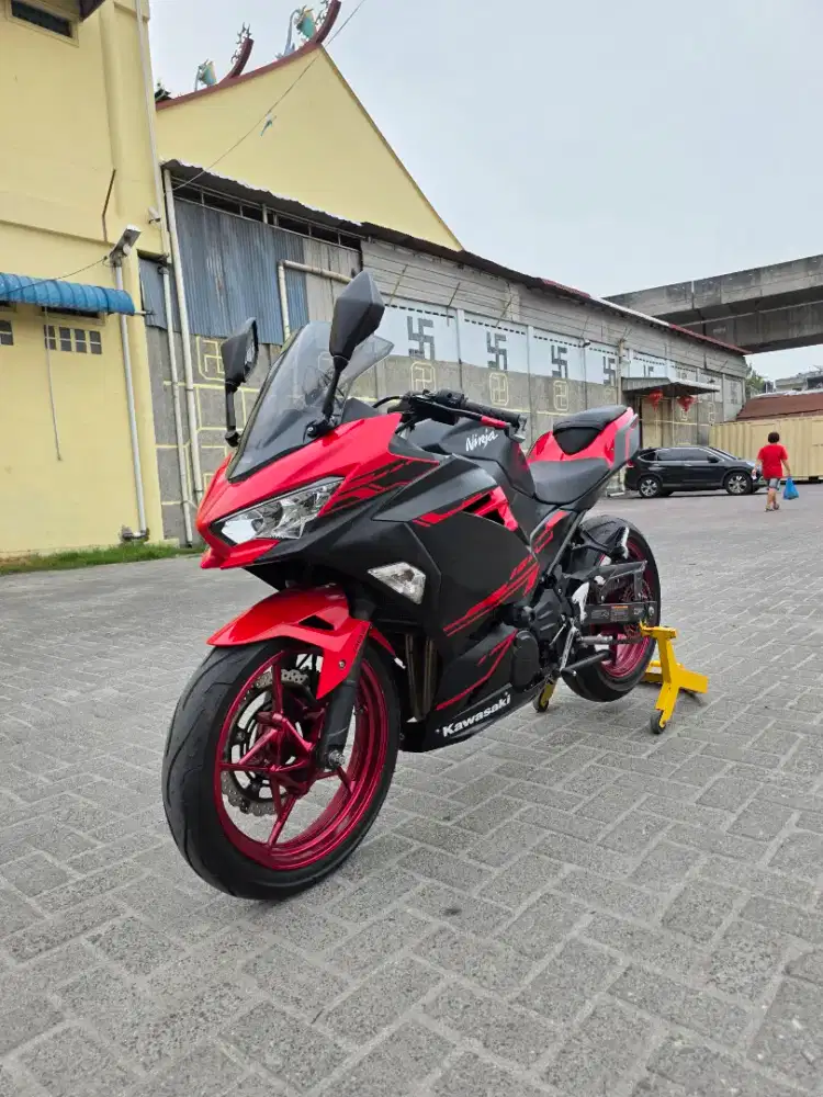 Kawasaki New Ninja SE ABS Merah 2018