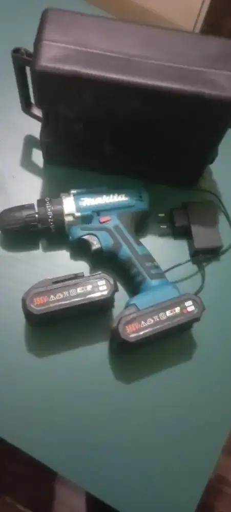 bor and  screw driver 388V 2 batt