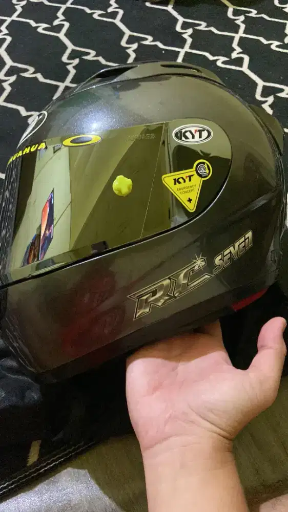Helm Fullface KYT Rc seven