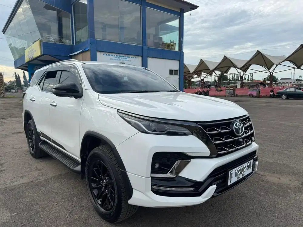 Fortuner GR 2.8 Like new 2022 nik 2023