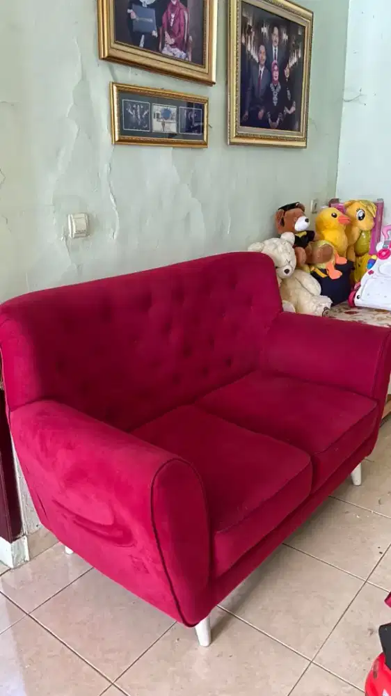 Sofa Tamu Merah Cantik Mewah