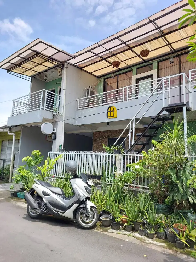 Rumah 2 Lantai Akses Mudah di Purwomartani