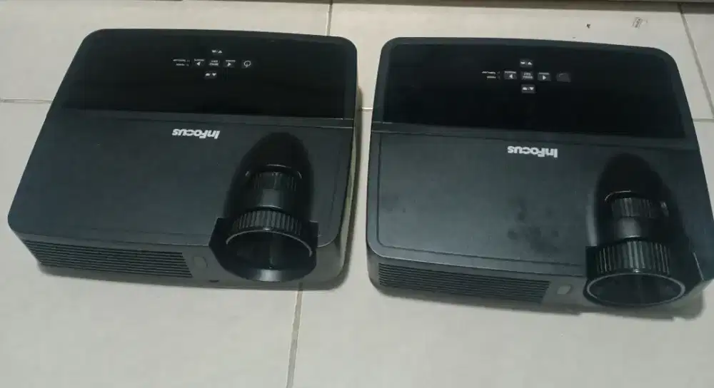 Infocus type IN114 dan IN124