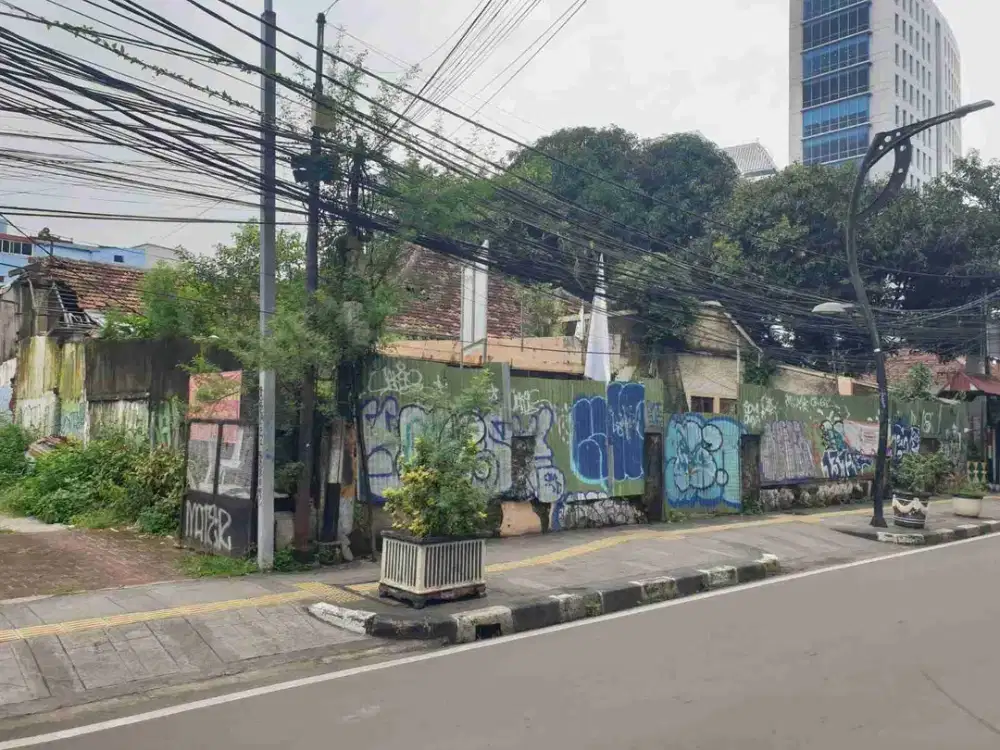 Rumah Tua LT 529m² di Jl Jaksa Kbn Sirih Menteng Jakarta Pusat