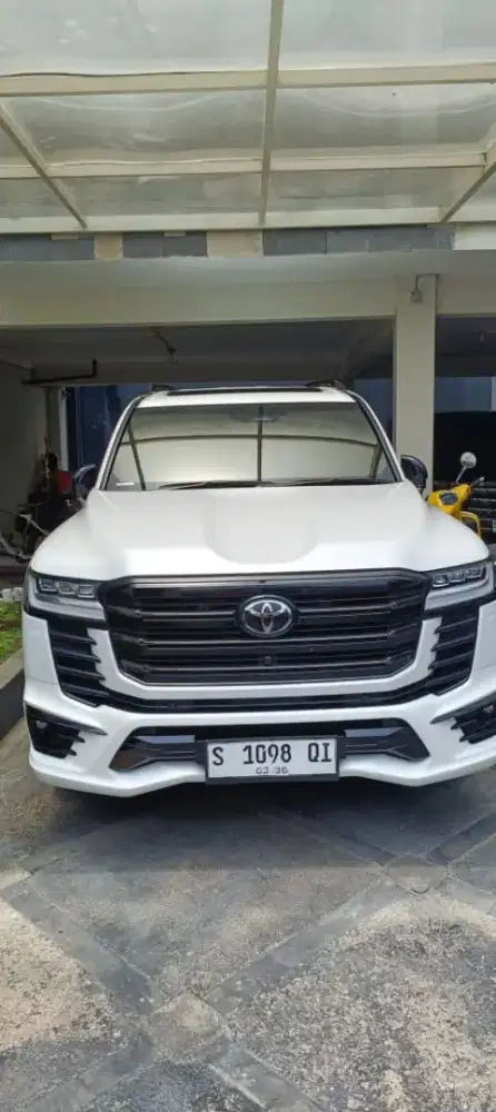 Toyota Land Cruiser VXR 300 4x4 Disel 2024 PMK 2025