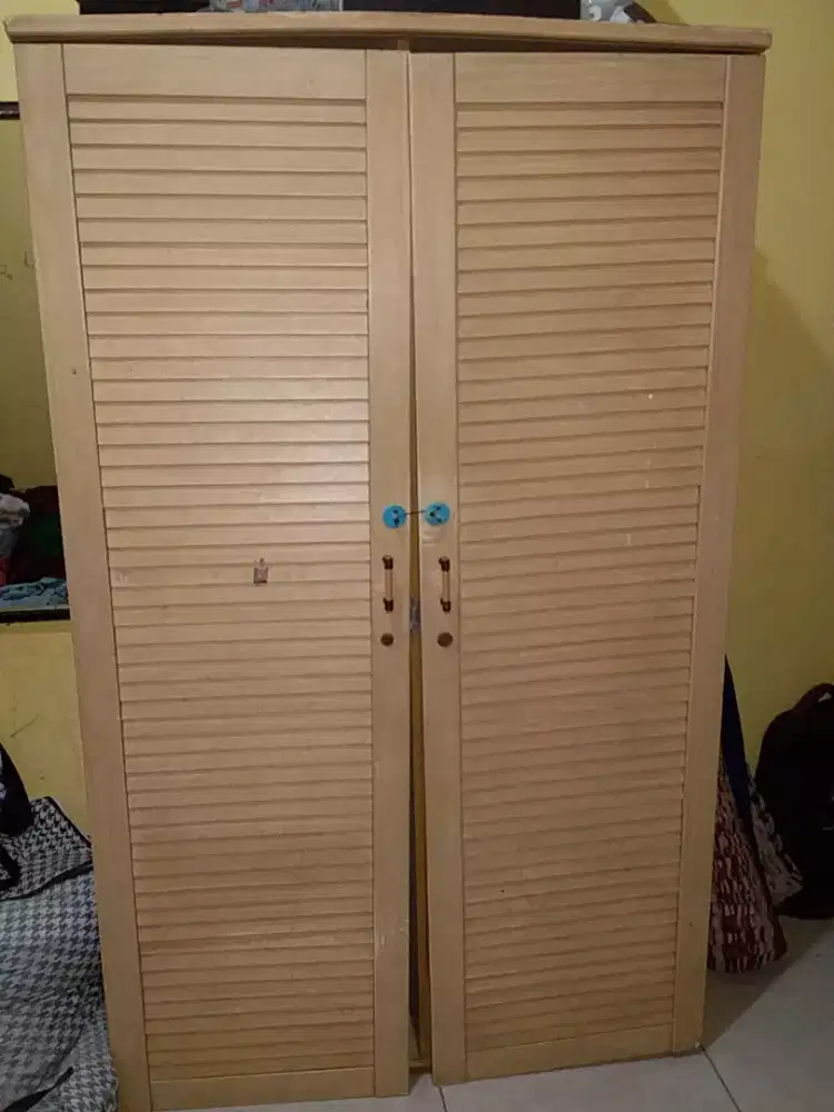 Lemari kayu merek Olympic
