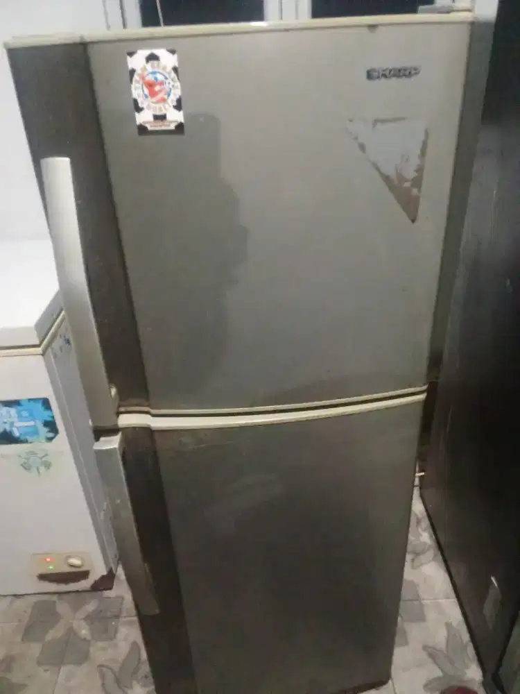 Kulkas 2 pintu merk sharp