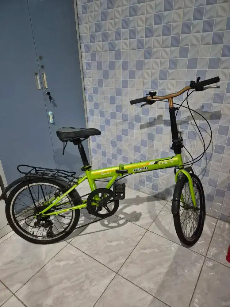 Sepeda bekas merk Laux Venice