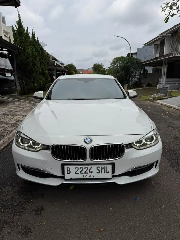 BMW 320i luxury bukan sport F30 2015 pre LCI  low km