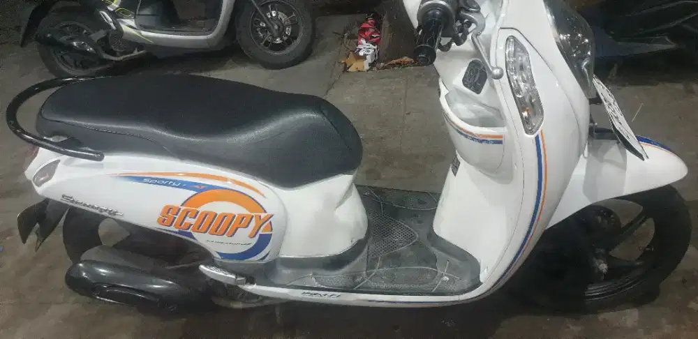 Scoopy Sporty th 2016 mulus pjk  baru 02-2027