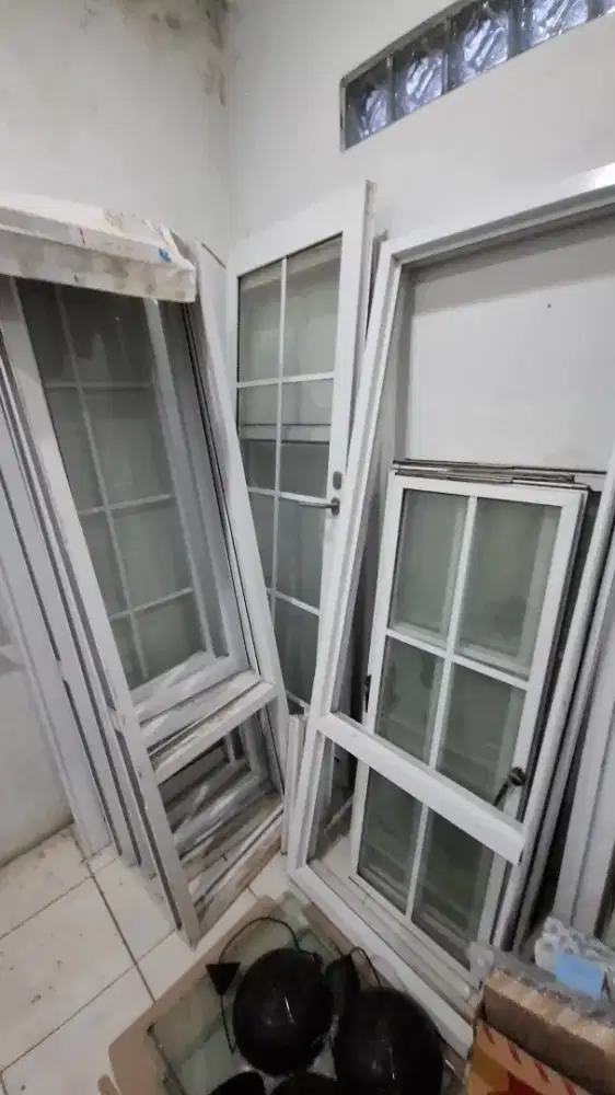 Borongan Set Pintu & Jendela Kaca (Ex-Developer) - Mulus 95%