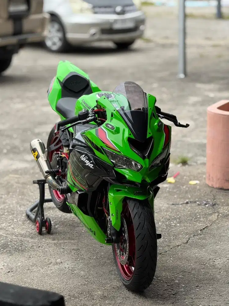 Kawasaki ninja ZX4RR