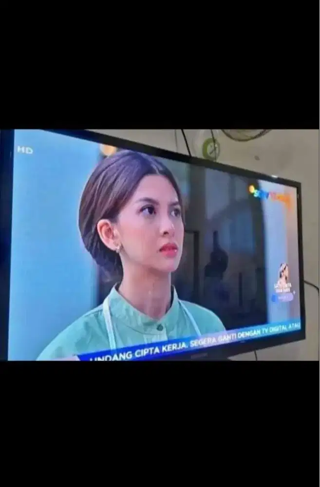 Televisi samsung 43