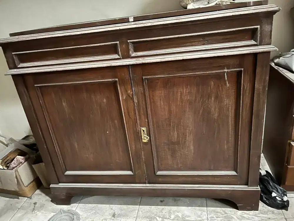 Lemari buku serba guna