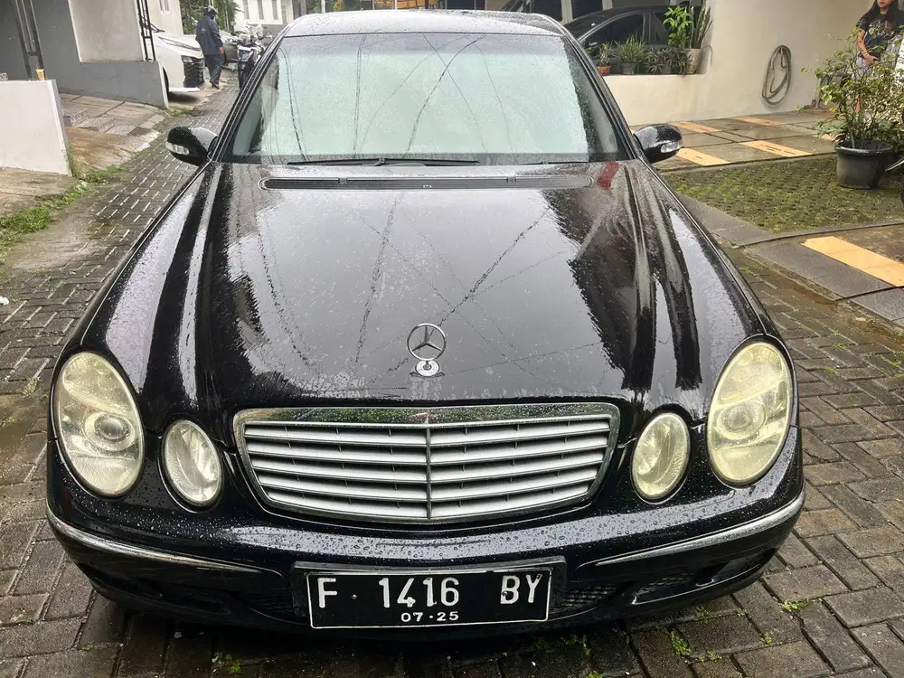 Mercedes Benz E240 2005 Black Hitam 2004 Mercy bekas 2006 dijual Bu