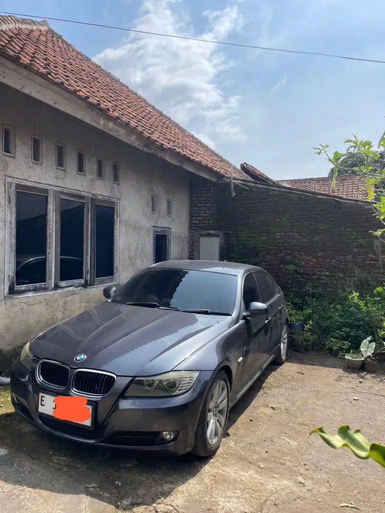 Bmw 2010 320i pajak off 2 tahun abu abu metalic