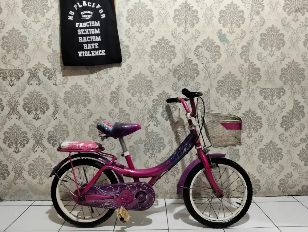 Sepeda  anak ukuran 16 untuk umur 5-7 tahun