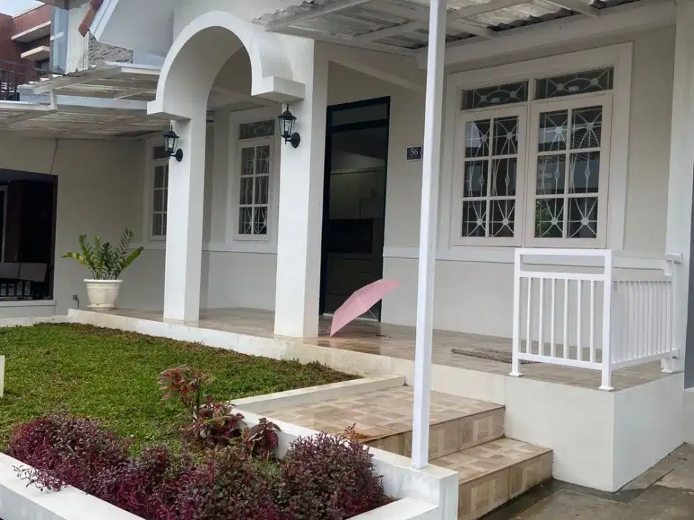 Disewakan / Dijual Rumah Hook Sentul City, Depan Taman Budaya, SHM