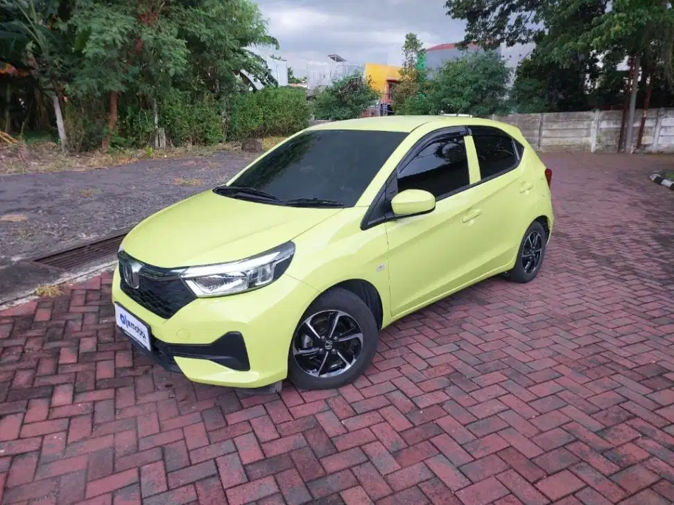 DP 20 jt Brio Satya 1.2 E Bensin Matic 2025 Hijau DBM