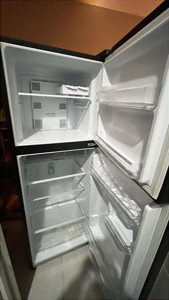 Kulkas Panasonic
