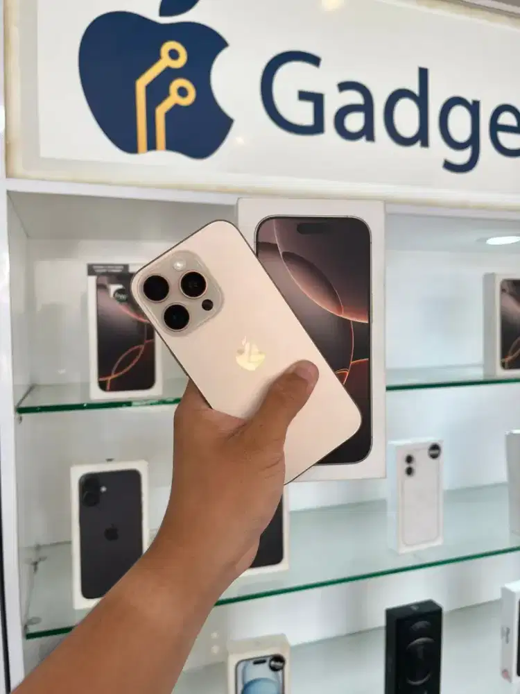 iPhone 16 Pro Desert titanium iBox