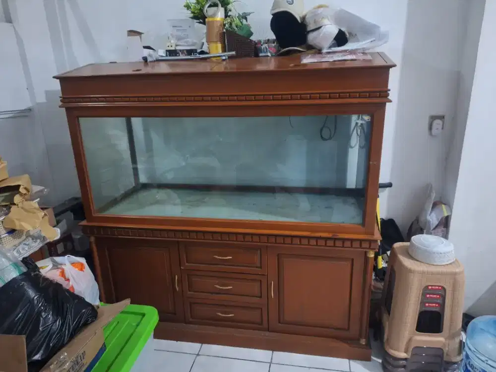 Aquarium lemari mewah besar