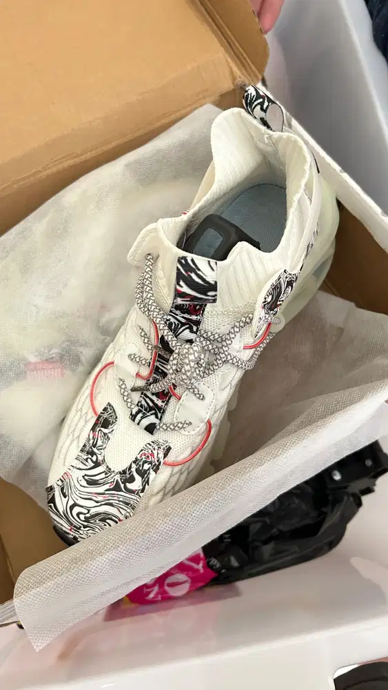 Sepatu Fashion Pria Sneakers