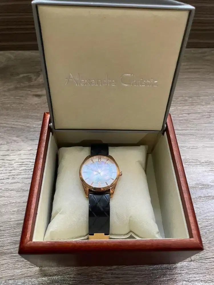 Jam Tangan Wanita Alexandre Christie Hitam