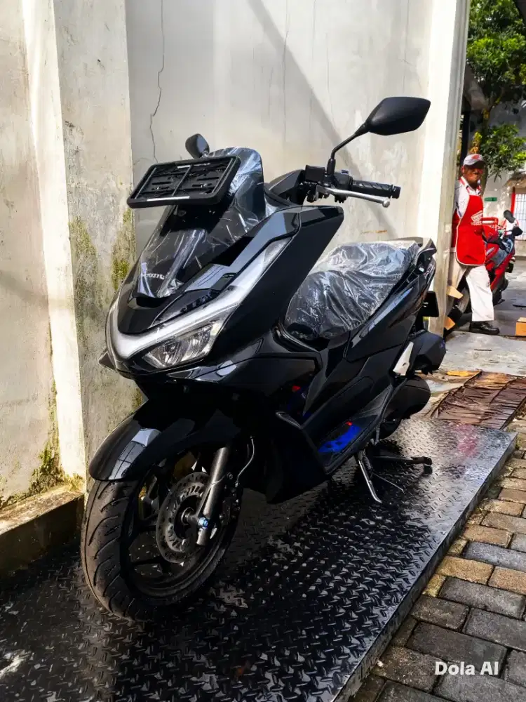 HONDA PCX 160 CBS HITAM