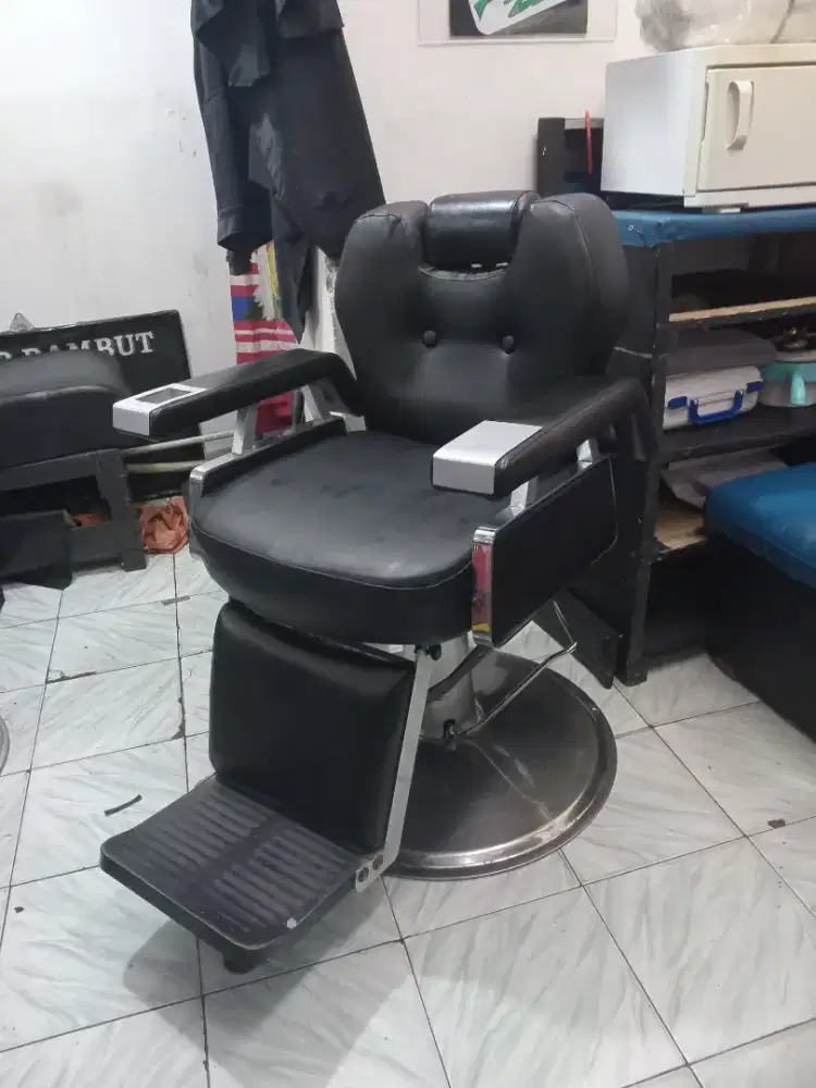 Kursu hidrolik barbershop pangkas rambut