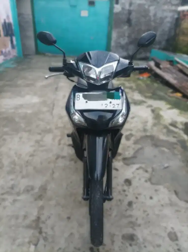 Honda Supra X helm in 2013