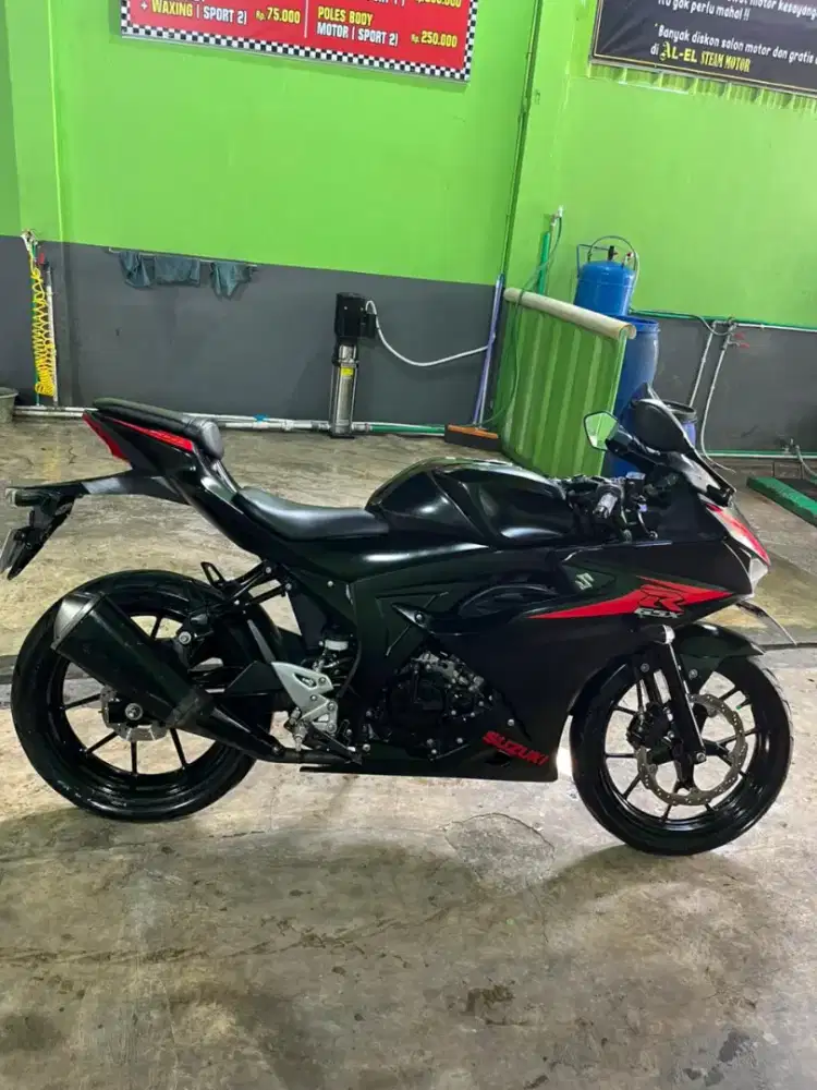 GSX R150 KEYLESS KM: 19.000