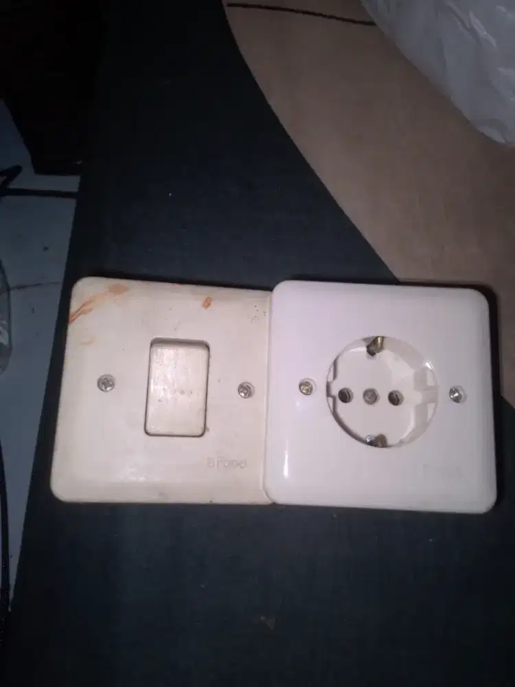 Jual 2bh stop kontak listrik