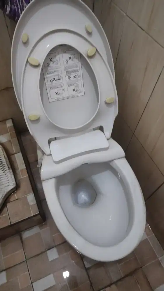 dijual cepat WC duduk merk American Standard