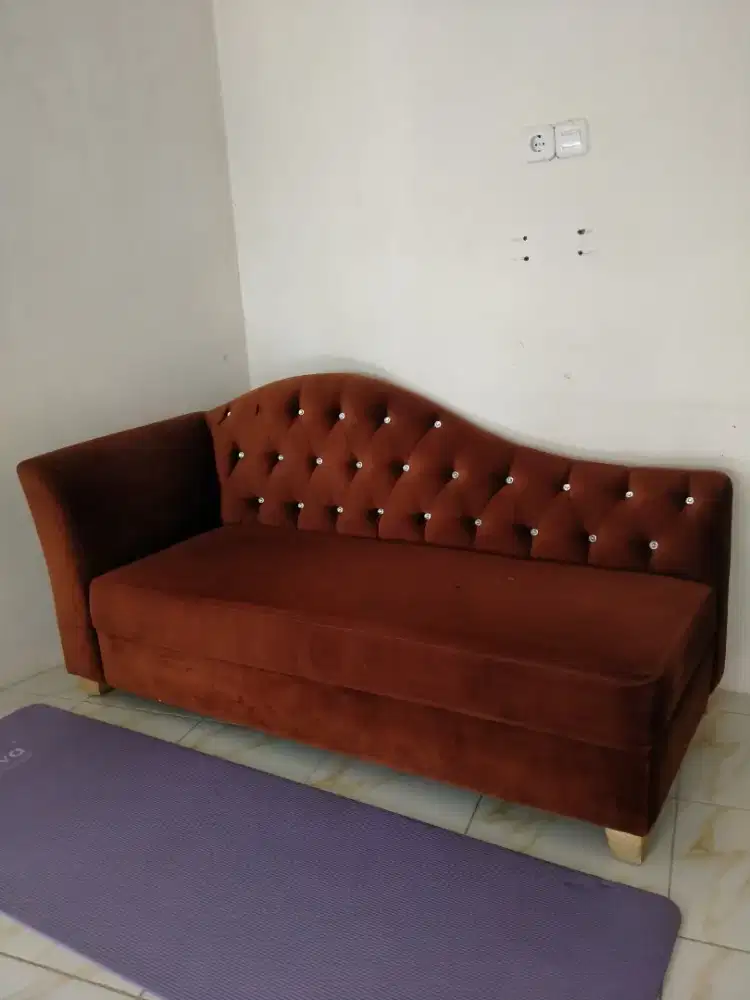 SOFA PANJANG COKLAT