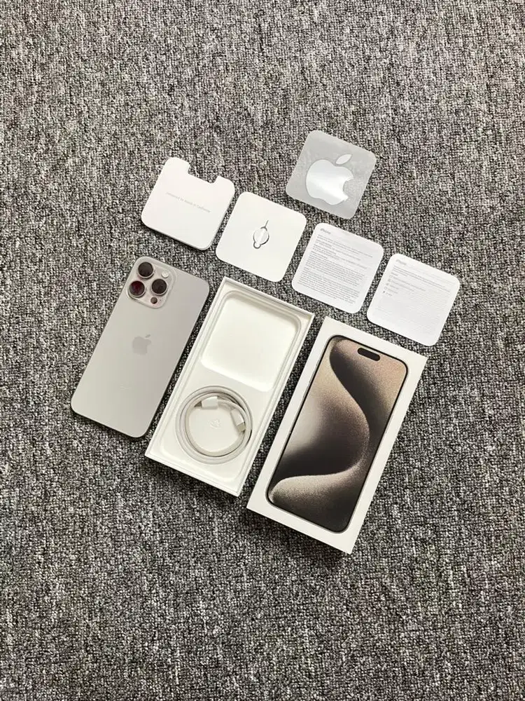 iPhone 15 Pro Max 256 GB iBox