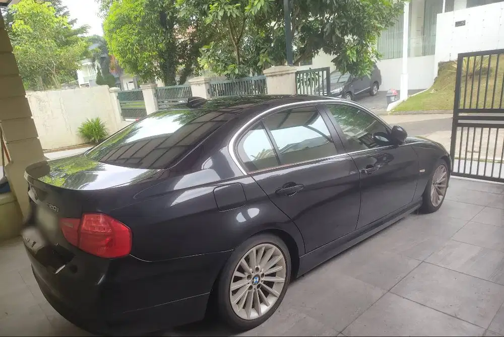 Bmw E90 320i Executive Facelift Hitam Glossy
