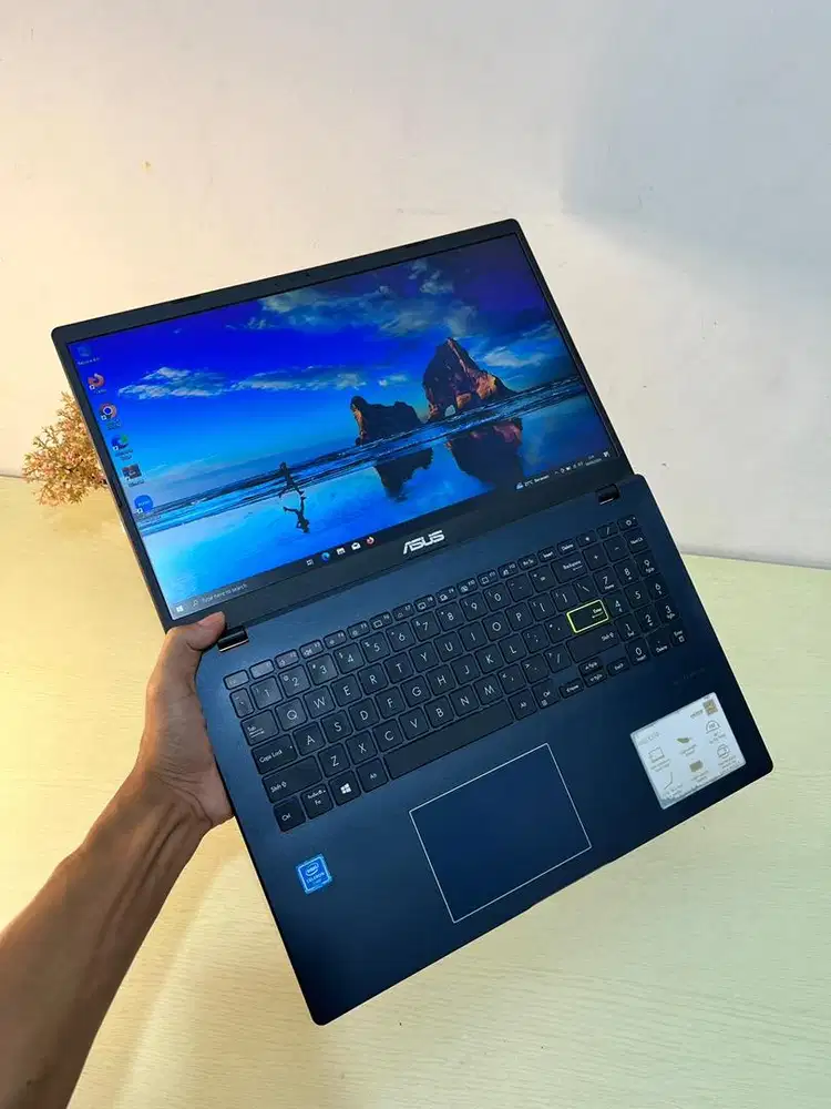 Asus E510MA N4020 RAM 4 SSD 256 15,6 inch FHD Mulus