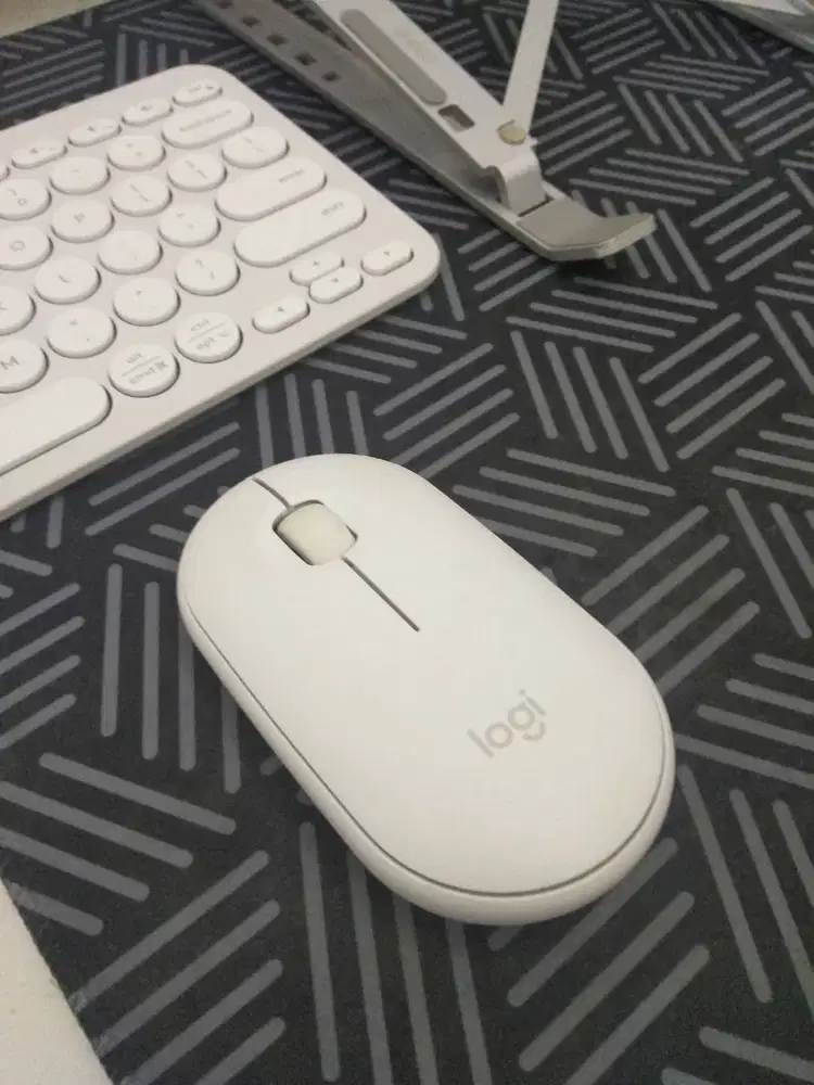 Logitech Pebble M350 Mouse Wireless Bluetooth