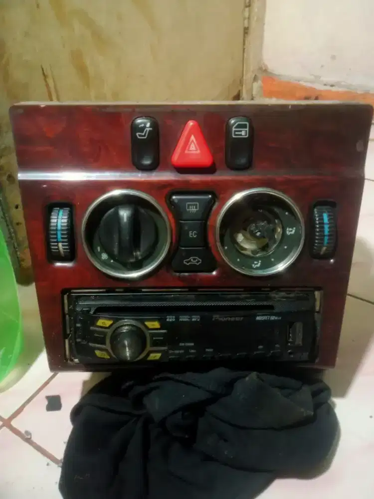 Climate ac + head unit mercy