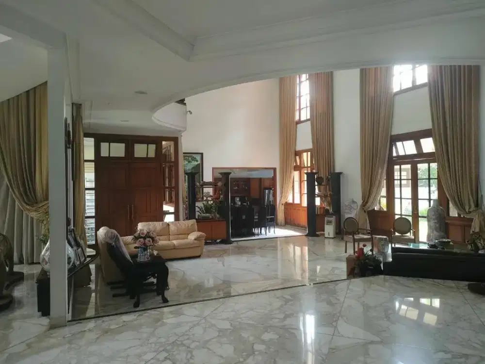 RUMAH MEWAH SURABAYA SENTUHAN KLASIK DARMO HARAPAN FOR SALE