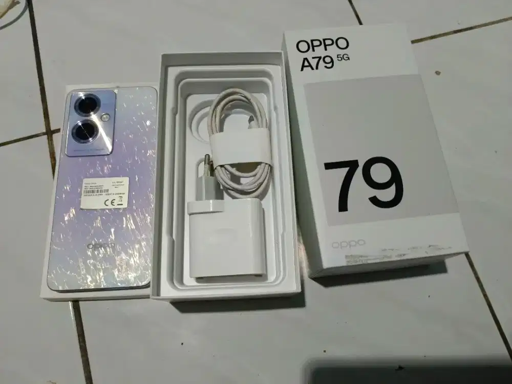 Oppo a79 5G ram 8/256 gb second fullset warna ungu