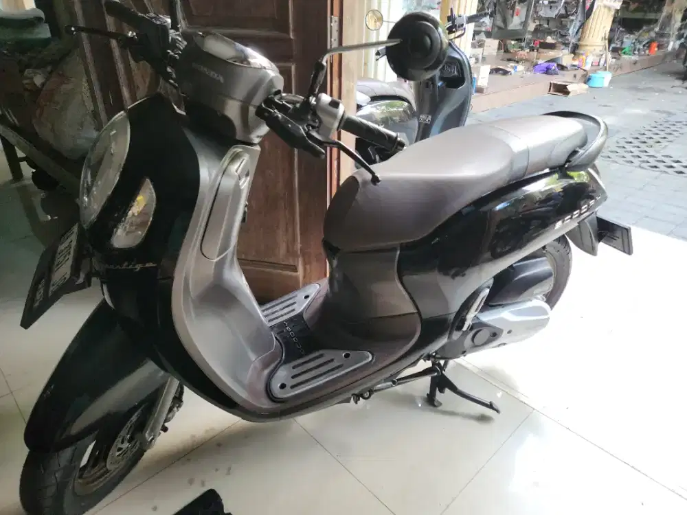 Scoopy keyless hitam emas 2022 remote 2 wajib Gbm tunai //kredit dp500