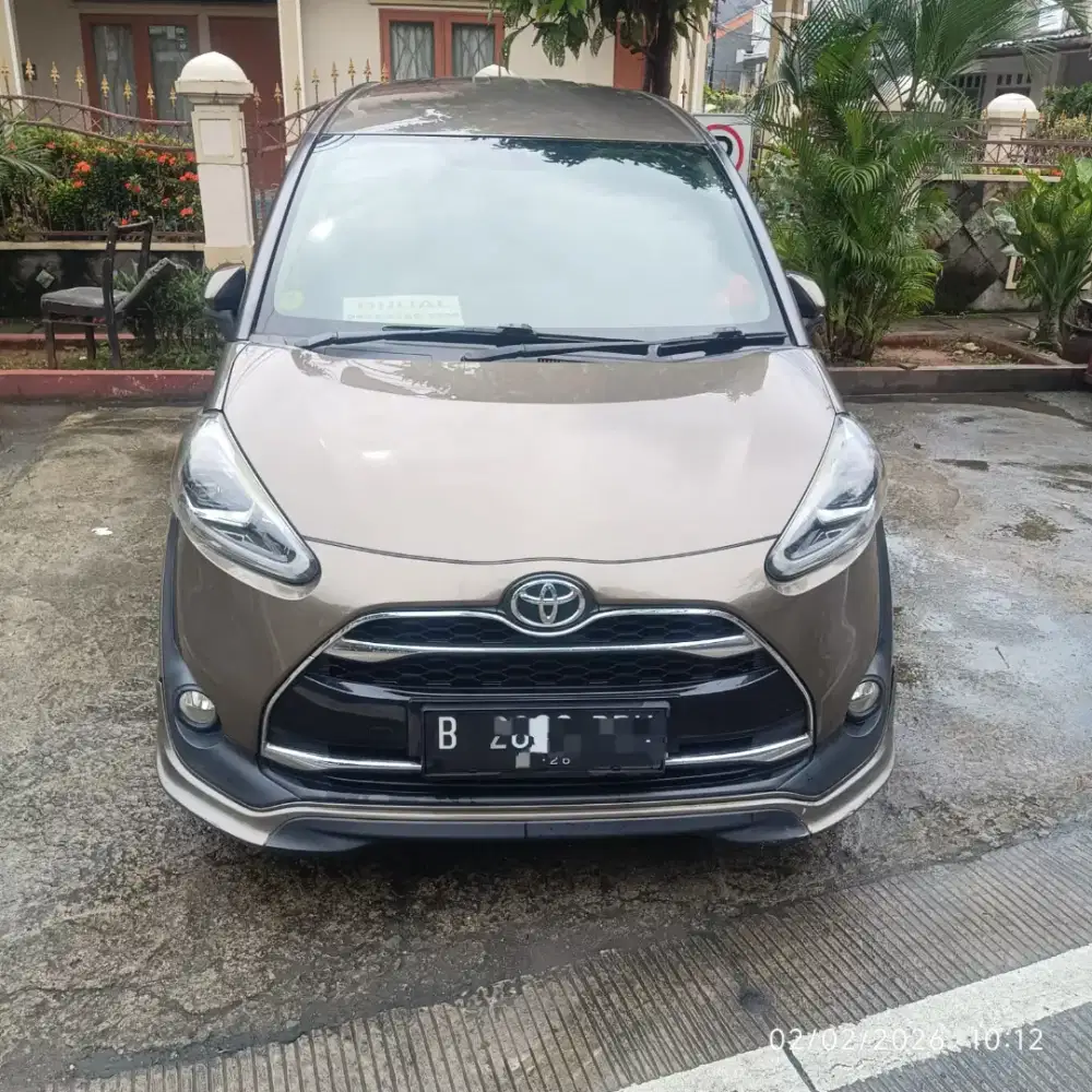 TOYOTA SiENTA Q AT 2016